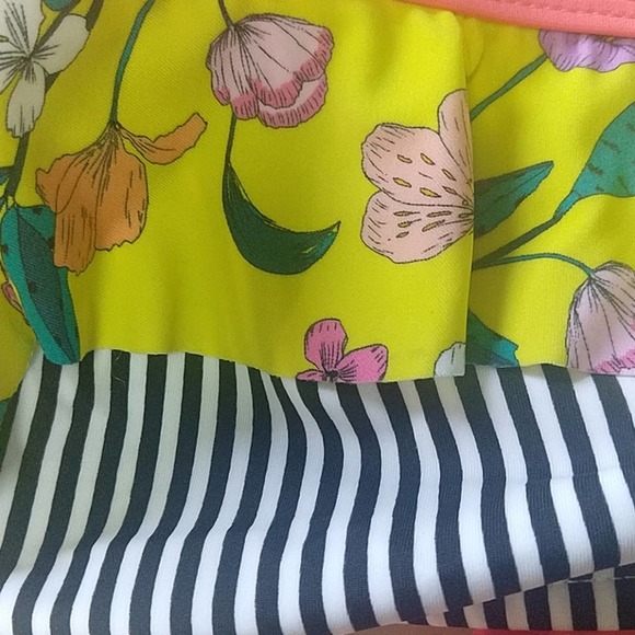 Heart and Harmony Floral Ruffle Stripe Bikini Top - Picture 2 of 7